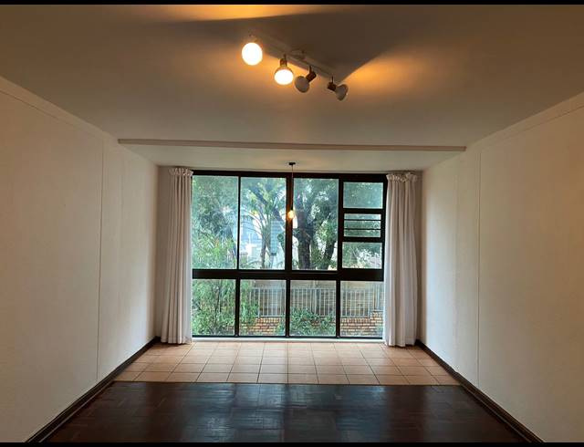 0.5 BEDROOM APARTMENT RENTED IN ORANJEZICHT